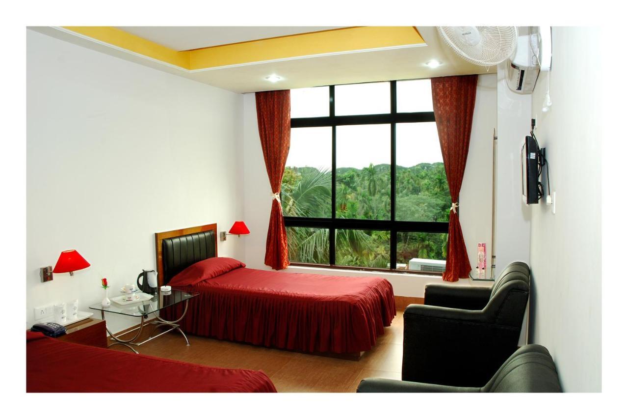 Hotel Dooars Mountain Alipur Duar Екстер'єр фото
