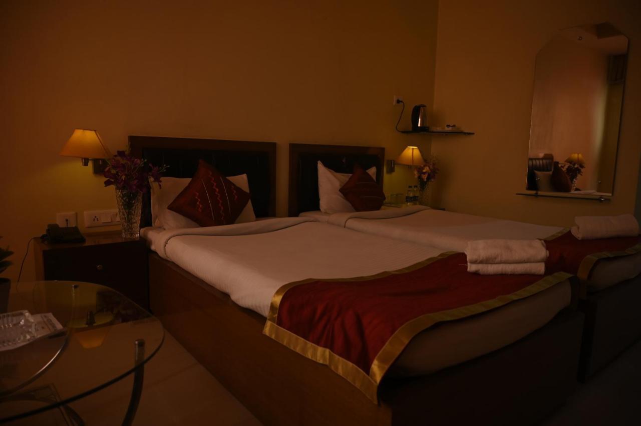 Hotel Dooars Mountain Alipur Duar Екстер'єр фото